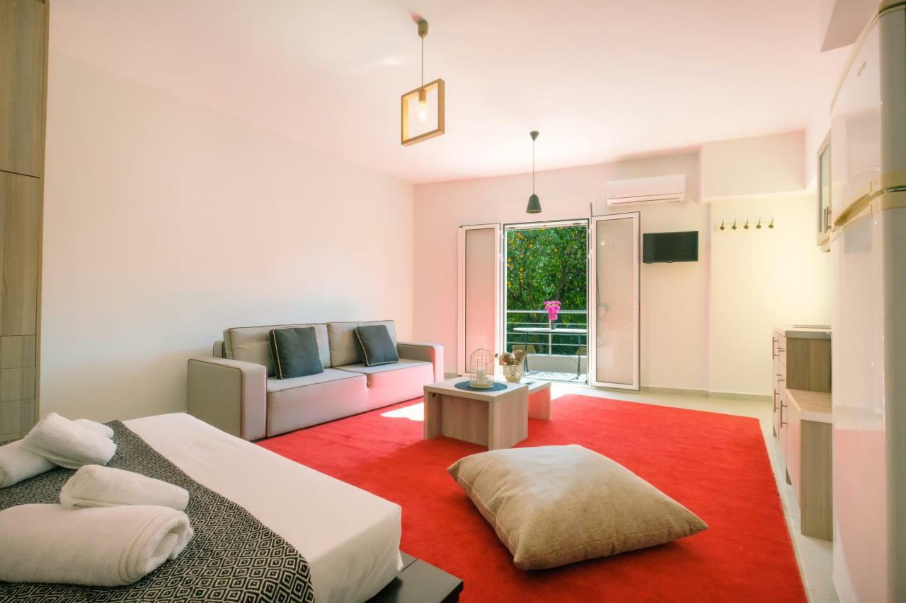 Almyros Aktis Private Garden Apartment 卡拉马塔 外观 照片